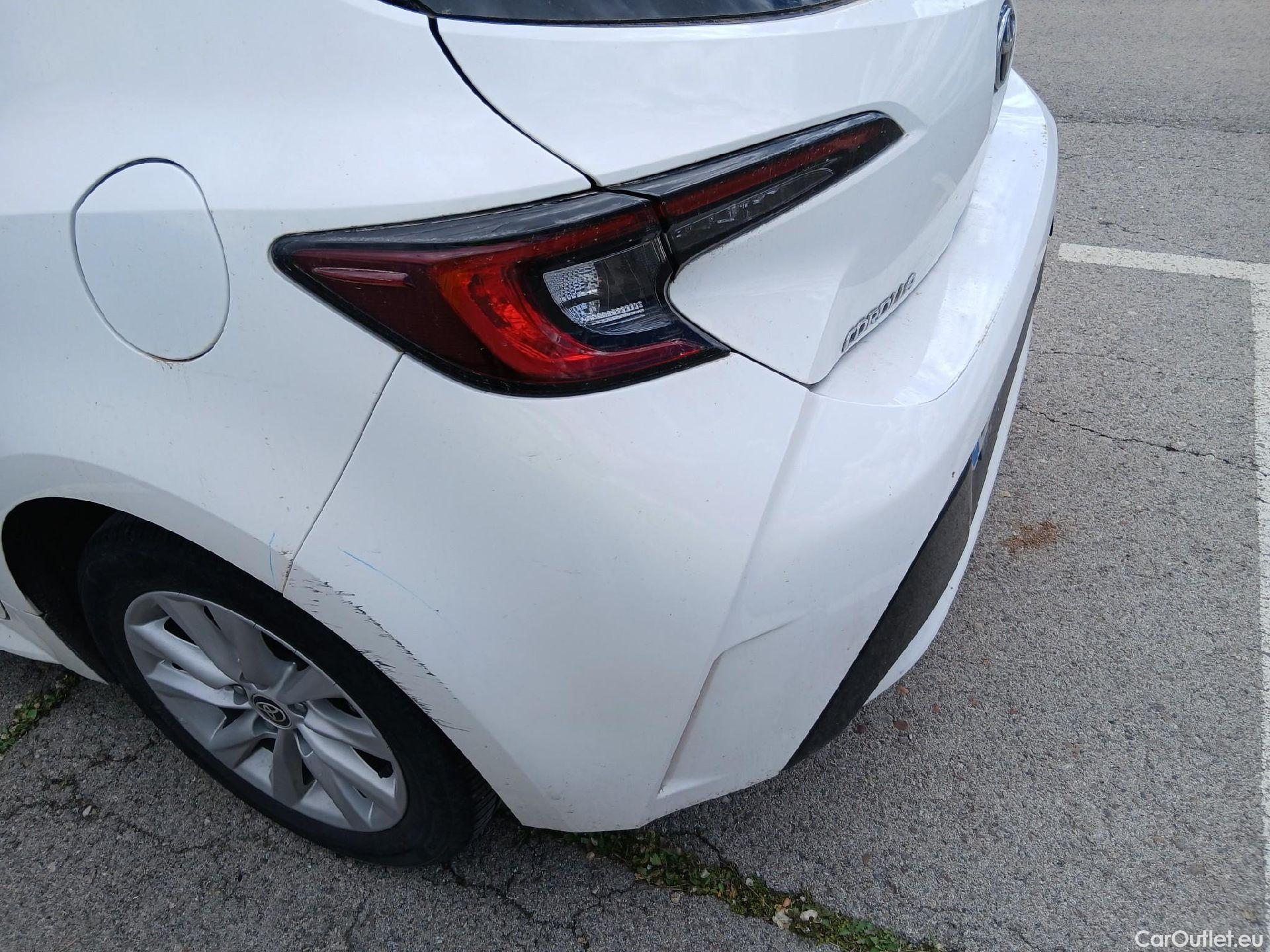  Toyota  Corolla TOYOTA  / 2019 / 5P / berlina con portón 140H Active Plus #25