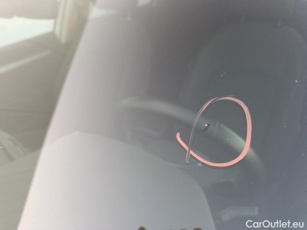  Volkswagen  Golf  VOLKSWAGEN / 2020 / 5P / berlina con portón Life 1.0 eTSI 81kW (110CV) DSG #2