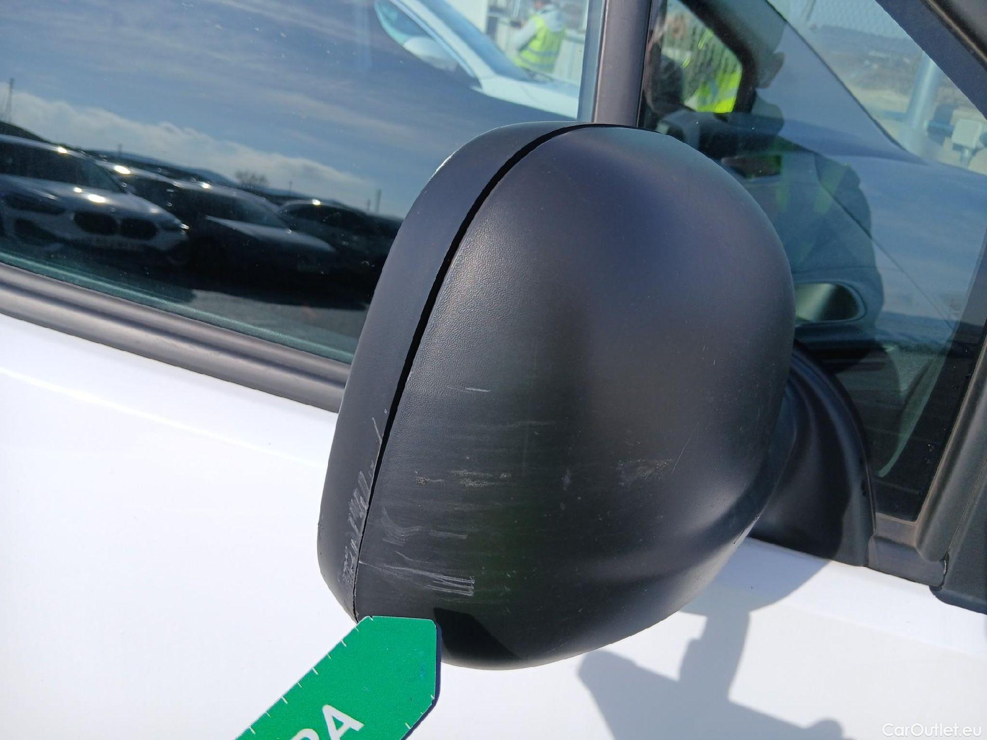  Citroen  Berlingo CITROEN  / 2018 / 4P / furgón derivado de turismo Talla M BlueHDi 100 #32