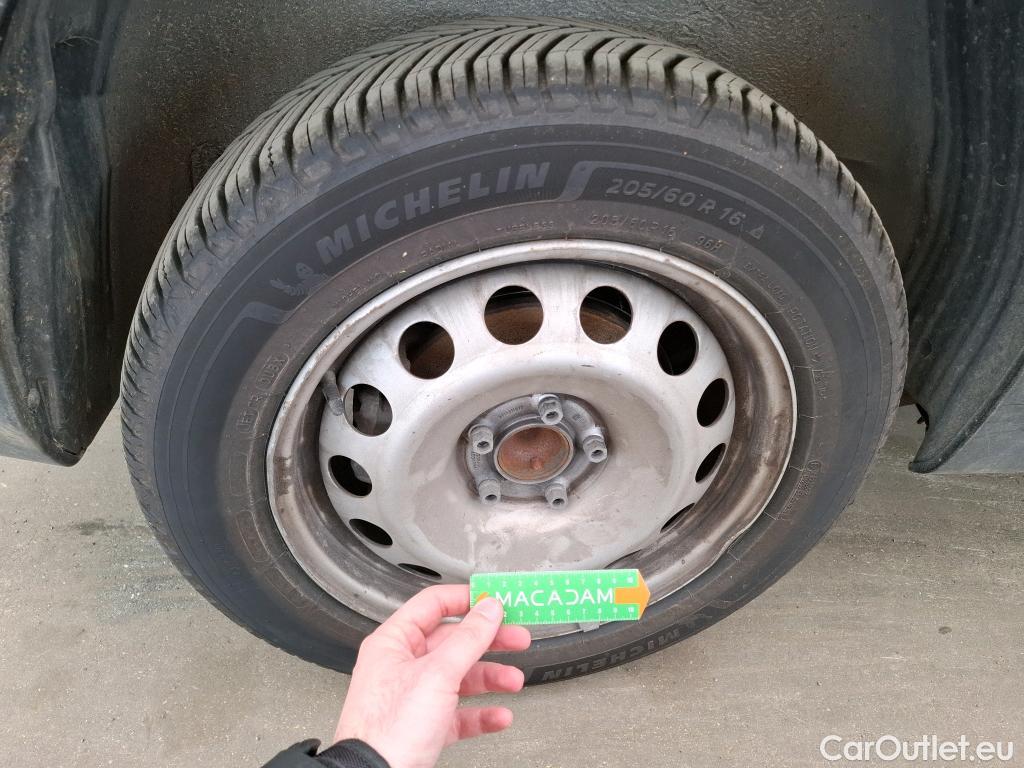  Citroen  Berlingo  Fourgon Club M 1000 1.5 BlueHDi 130CV BVA8 E6dT #40