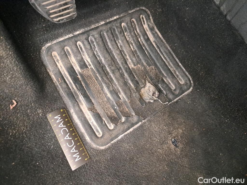  Peugeot  208  Affaire Premium 1.6 HDi 75CV BVM5 E6 #9