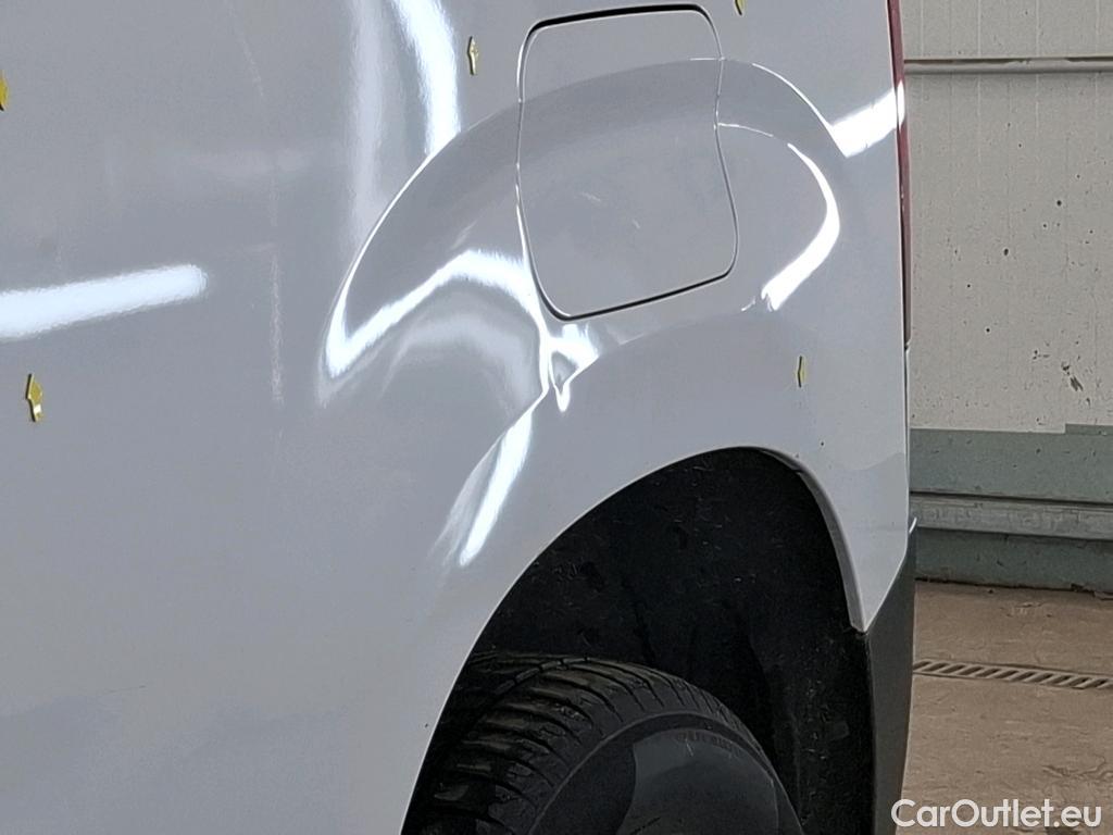  Citroen  Berlingo CITROEN  Van / 2018 / 4P / Fourgonnette Taille M 650kg PureTech 110 S&S BVM #4