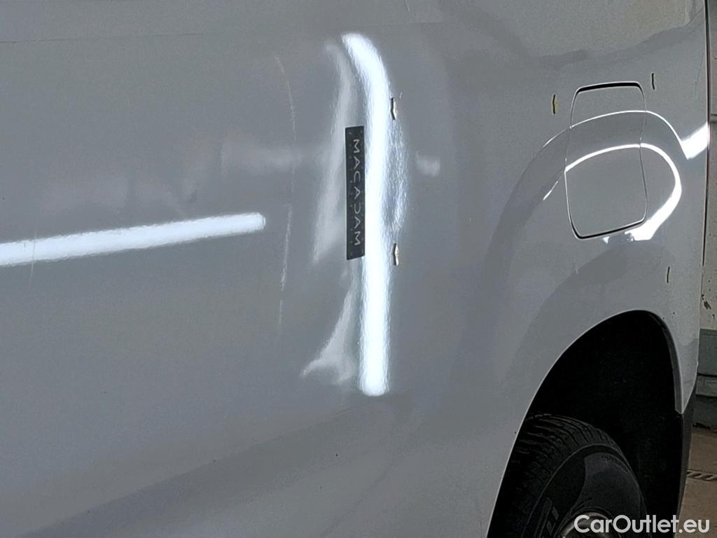  Citroen  Berlingo CITROEN  Van / 2018 / 4P / Fourgonnette Taille M 650kg PureTech 110 S&S BVM #2