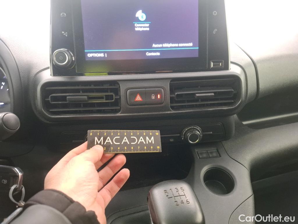  Citroen  Berlingo CITROEN  Van / 2018 / 4P / Fourgonnette Taille M 650kg PureTech 110 S&S BVM #24