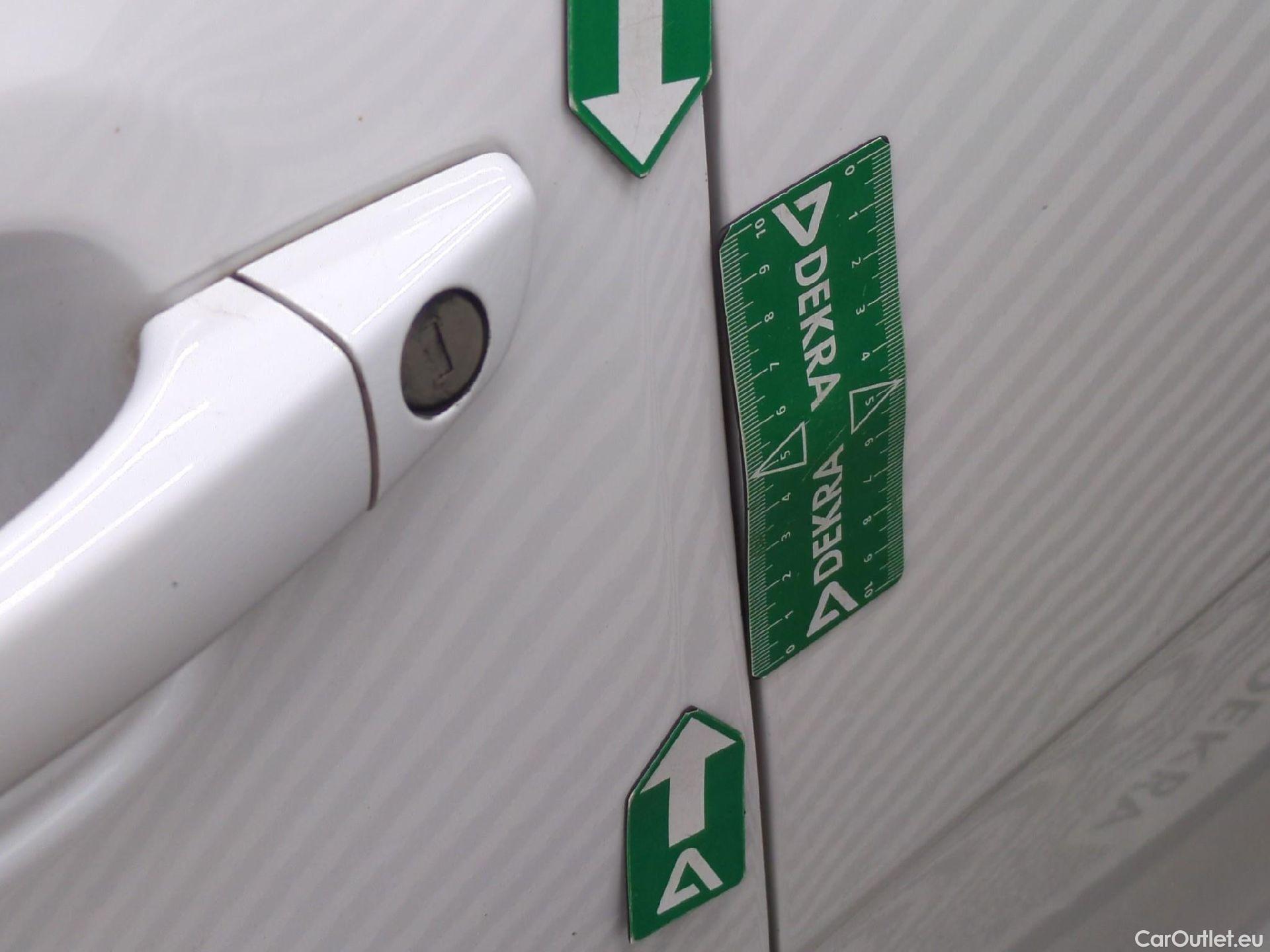  Citroen  C3 CITROEN  Société / 2020 / 5P / Berline PureTech 83 S&S BVM Feel #40