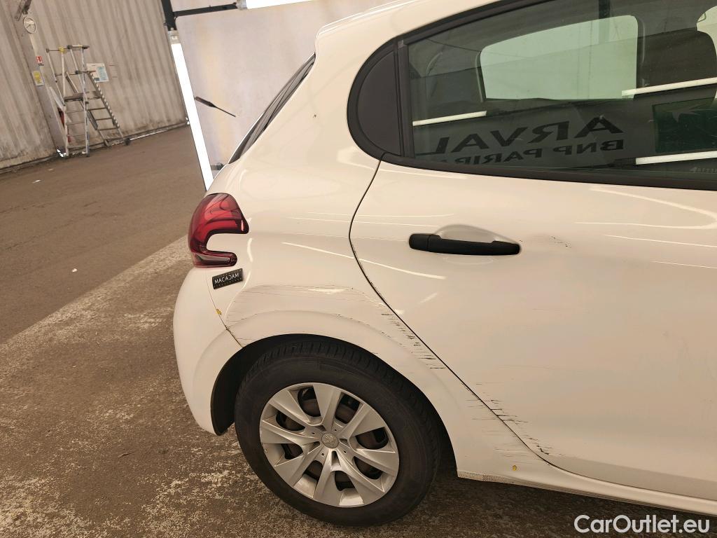  Peugeot  208  Affaire Premium 1.6 HDi 75CV BVM5 E6 #1