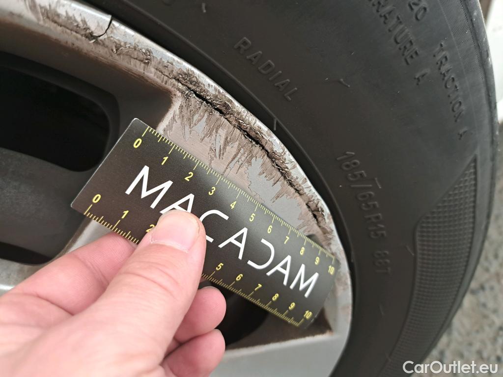  Peugeot  208  Affaire Premium 1.6 HDi 75CV BVM5 E6 #79