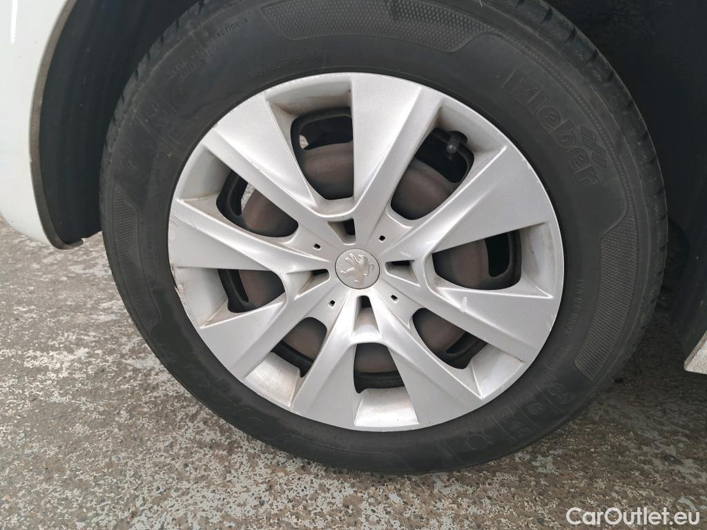  Peugeot  208  Affaire Premium 1.6 HDi 75CV BVM5 E6 #75