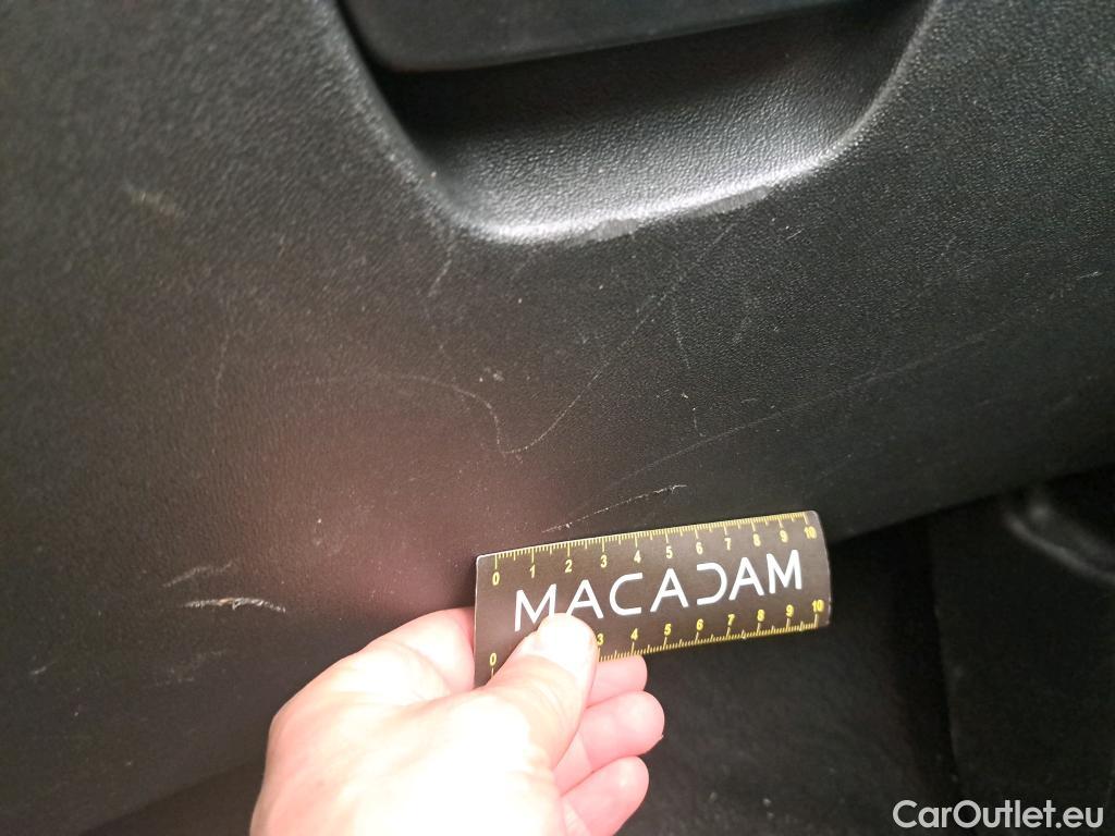  Peugeot  208  Affaire Premium 1.6 HDi 75CV BVM5 E6 #70