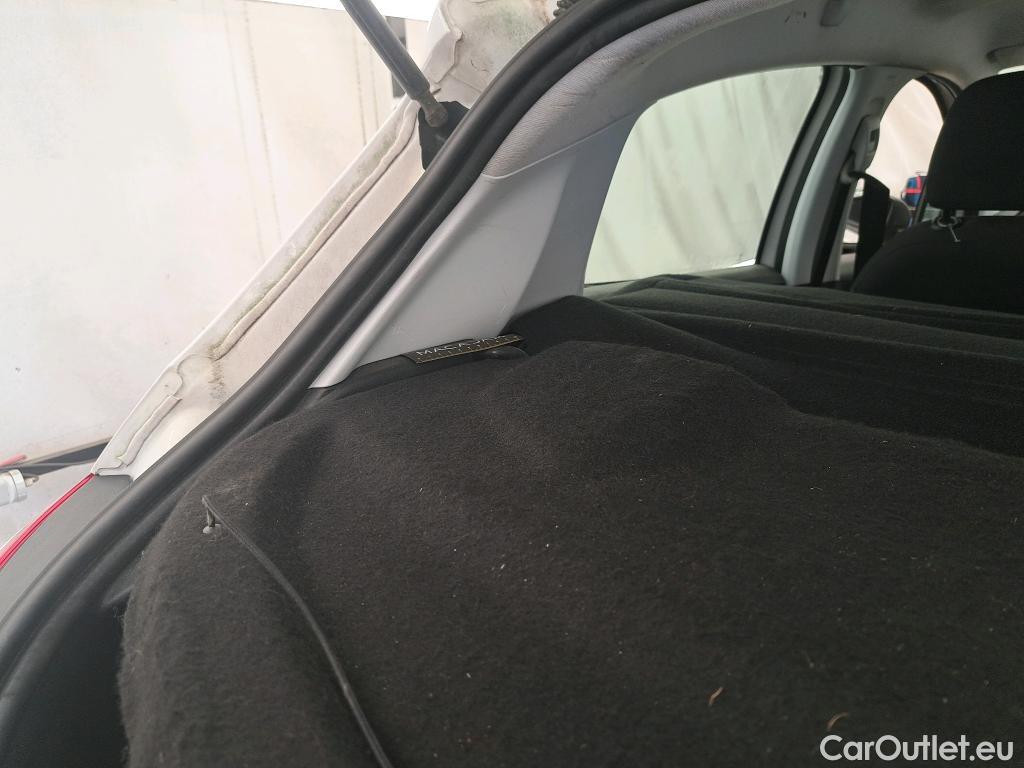  Peugeot  208  Affaire Premium 1.6 HDi 75CV BVM5 E6 #58