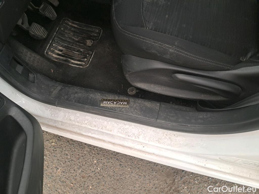  Peugeot  208  Affaire Premium 1.6 HDi 75CV BVM5 E6 #52