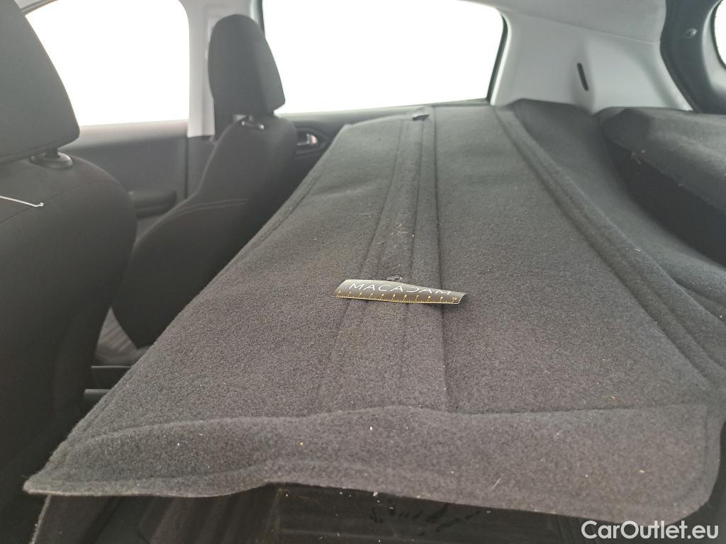  Peugeot  208  Affaire Premium 1.6 HDi 75CV BVM5 E6 #72