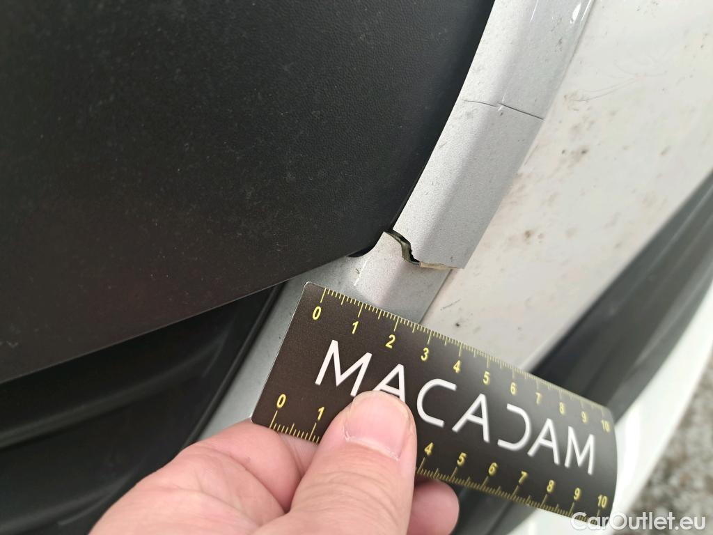  Peugeot  208  Affaire Premium 1.6 HDi 75CV BVM5 E6 #51