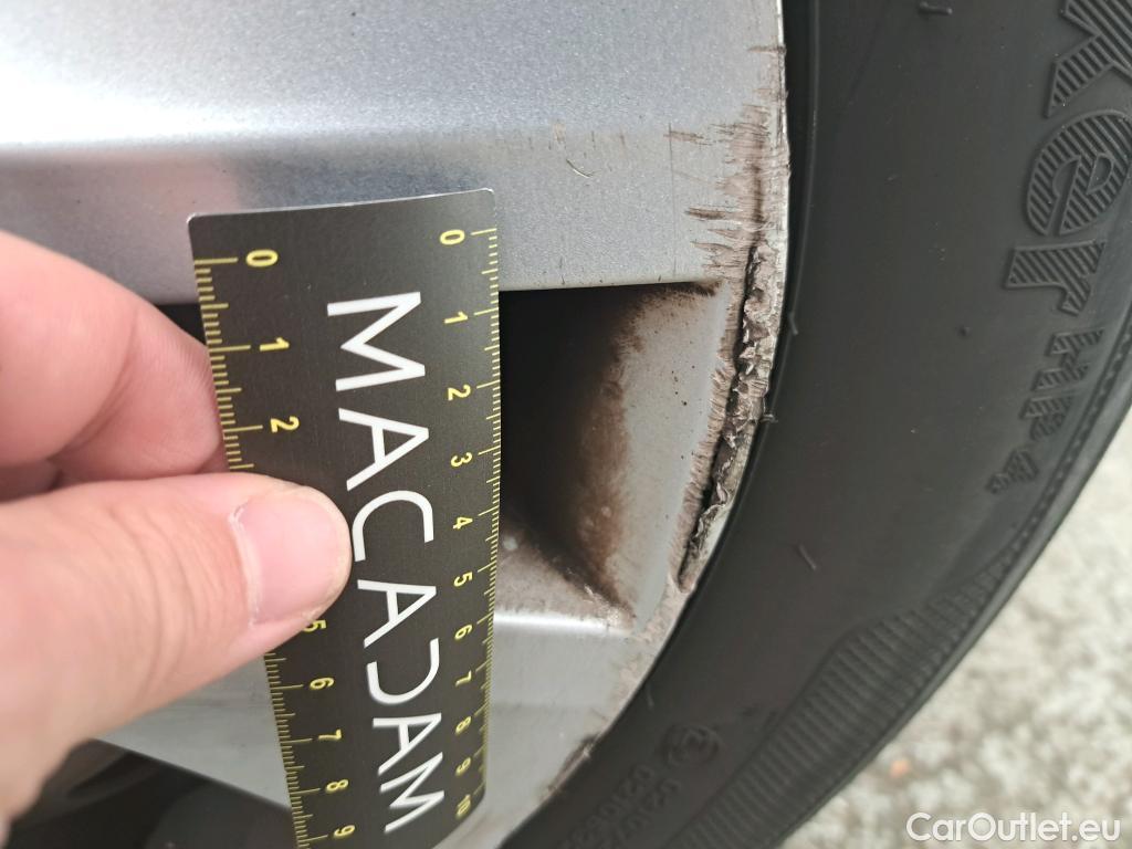  Peugeot  208  Affaire Premium 1.6 HDi 75CV BVM5 E6 #83