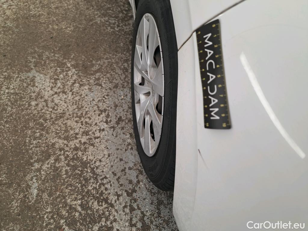  Peugeot  208  Affaire Premium 1.6 HDi 75CV BVM5 E6 #40