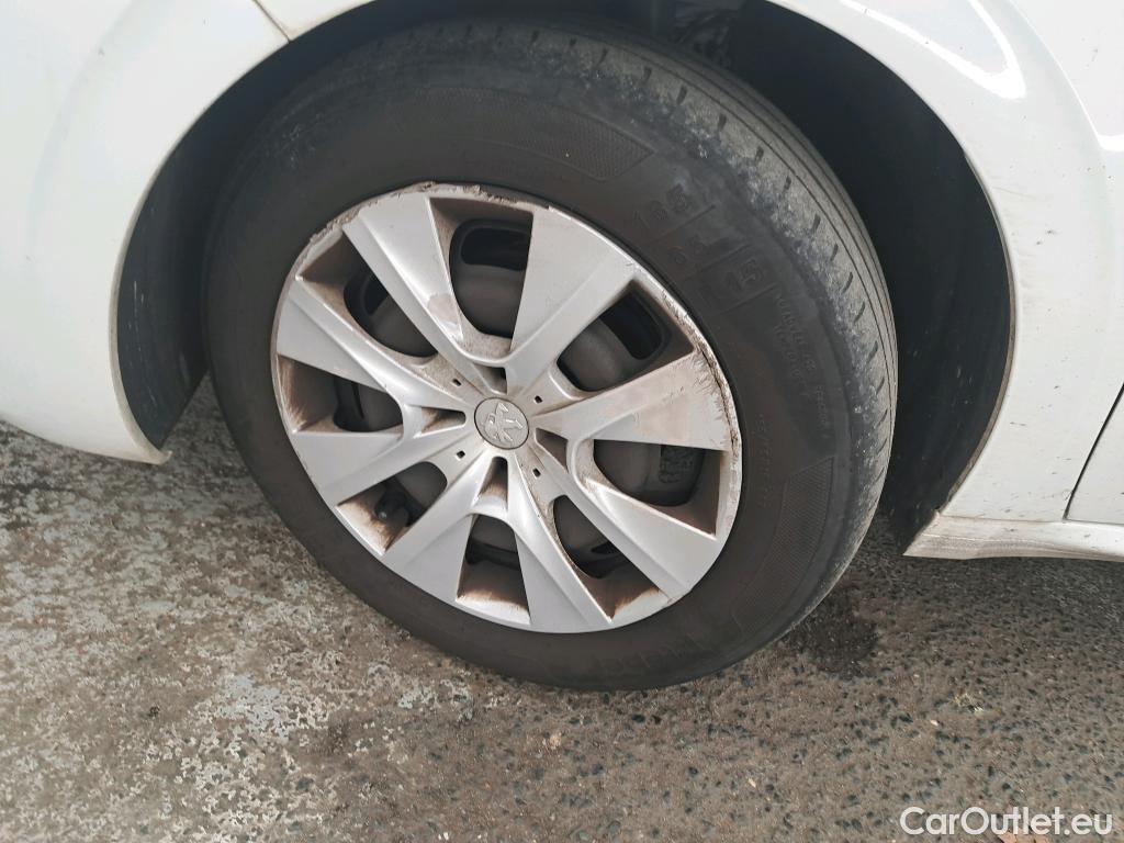  Peugeot  208  Affaire Premium 1.6 HDi 75CV BVM5 E6 #78