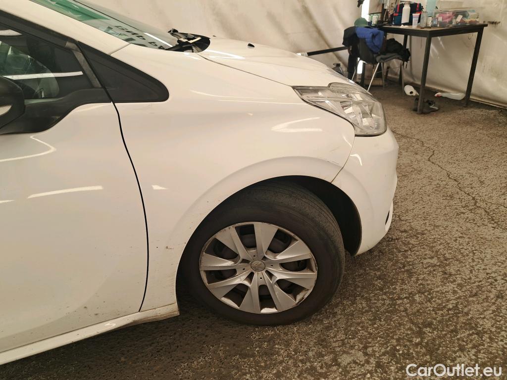  Peugeot  208  Affaire Premium 1.6 HDi 75CV BVM5 E6 #80