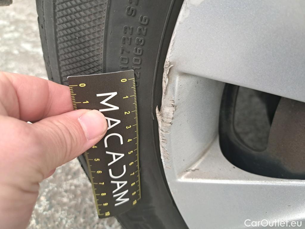  Peugeot  208  Affaire Premium 1.6 HDi 75CV BVM5 E6 #76