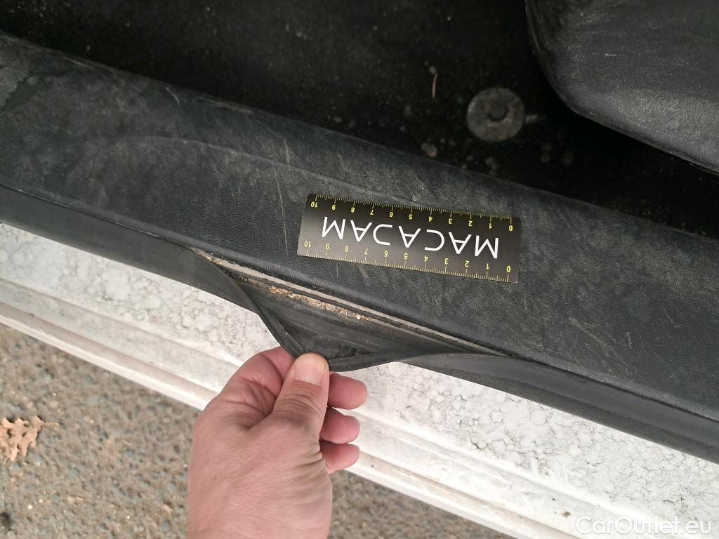  Peugeot  208  Affaire Premium 1.6 HDi 75CV BVM5 E6 #53