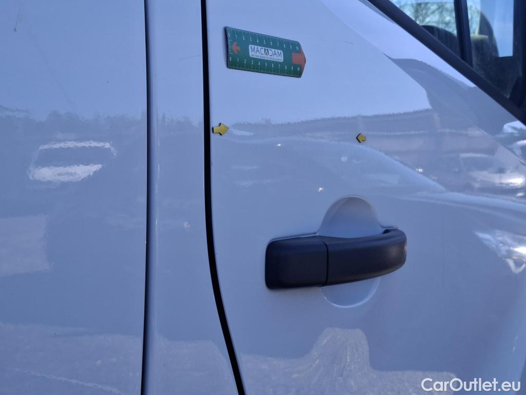  Renault  Trafic RENAULT  / 2019 / 4P / Fourgon tole NV CA GCF L2H1 1200 dCi 120 S&S #23