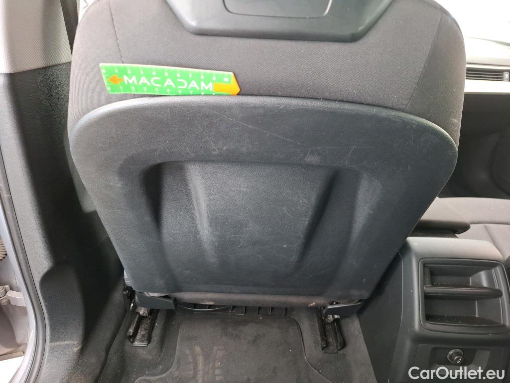  Audi  A4  Avant 30 TDI Business Line 2.0 TDI 135CV BVA7 E6d #13