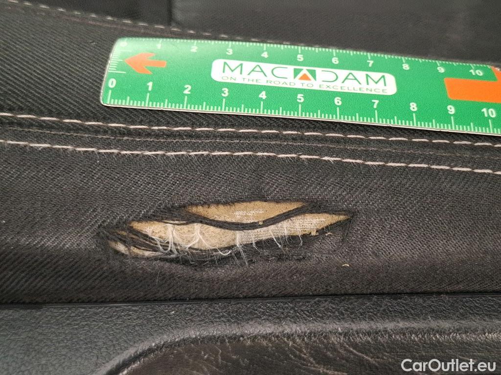  Renault  Trafic RENAULT  / 2019 / 4P / Fourgon tole NV CA GCF L2H1 1200 dCi 120 S&S #31