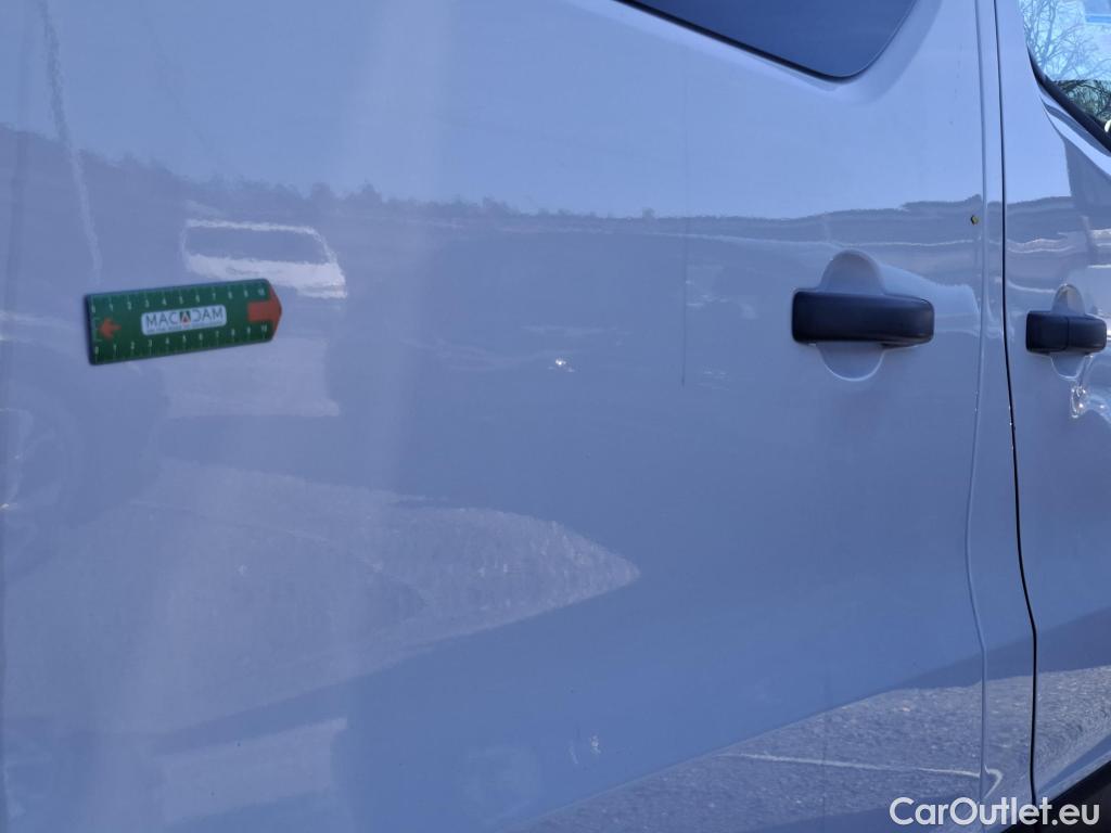  Renault  Trafic RENAULT  / 2019 / 4P / Fourgon tole NV CA GCF L2H1 1200 dCi 120 S&S #16