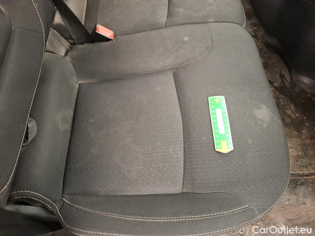  Renault  Trafic RENAULT  / 2019 / 4P / Fourgon tole NV CA GCF L2H1 1200 dCi 120 S&S #34