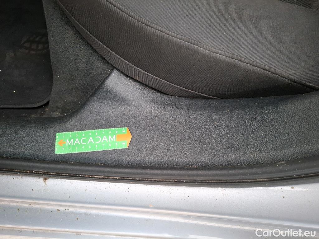  Audi  A4  Avant 30 TDI Business Line 2.0 TDI 135CV BVA7 E6d #11