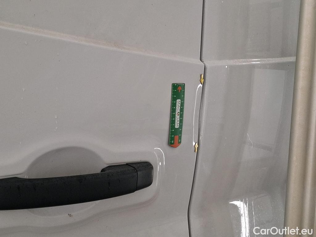  Renault  Trafic RENAULT  / 2019 / 4P / Fourgon tole NV CA GCF L2H1 1200 dCi 120 S&S #27