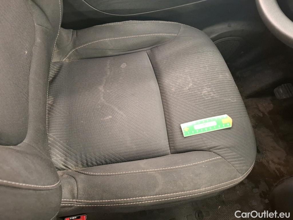  Renault  Trafic RENAULT  / 2019 / 4P / Fourgon tole NV CA GCF L2H1 1200 dCi 120 S&S #32