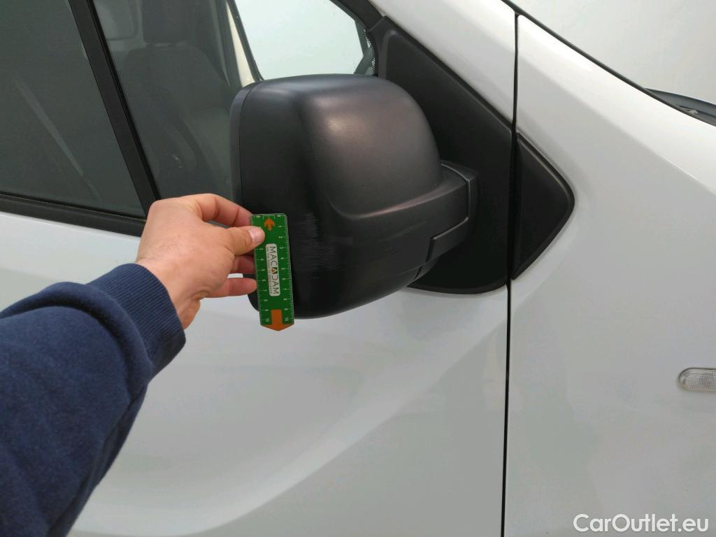  Renault  Trafic RENAULT  / 2014 / 4P / Fourgon tôlé &FG GCF L1H1 1200 dCi 95 E6 #22