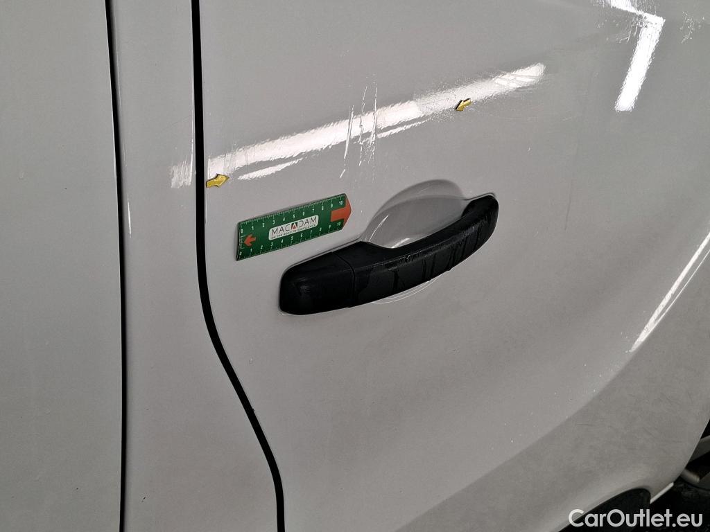  Renault  Trafic RENAULT  / 2019 / 4P / Fourgon tole NV CA GCF L2H1 1200 dCi 120 S&S #22