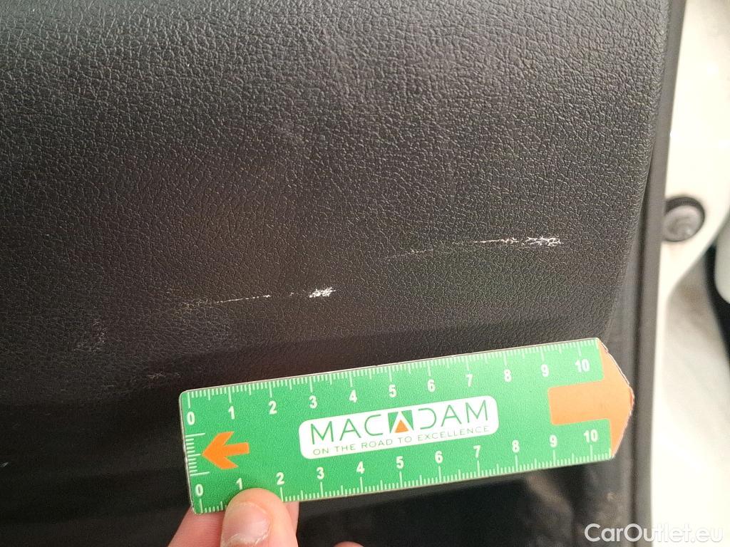  Renault  Trafic RENAULT  / 2019 / 4P / Fourgon tole NV CA GCF L2H1 1200 dCi 120 S&S #38