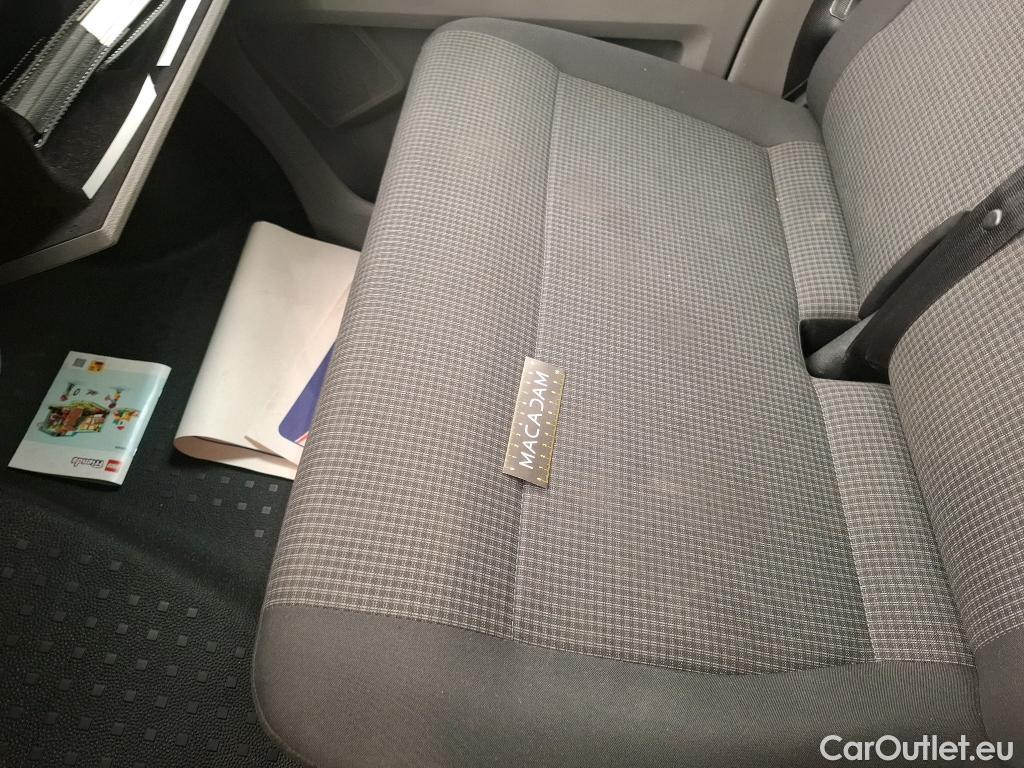  Volkswagen  Transporter VOLKSWAGEN  / 2019 / 4P / Fourgon tôlé 2.0 TDi 150 L1H1 Business Line #47