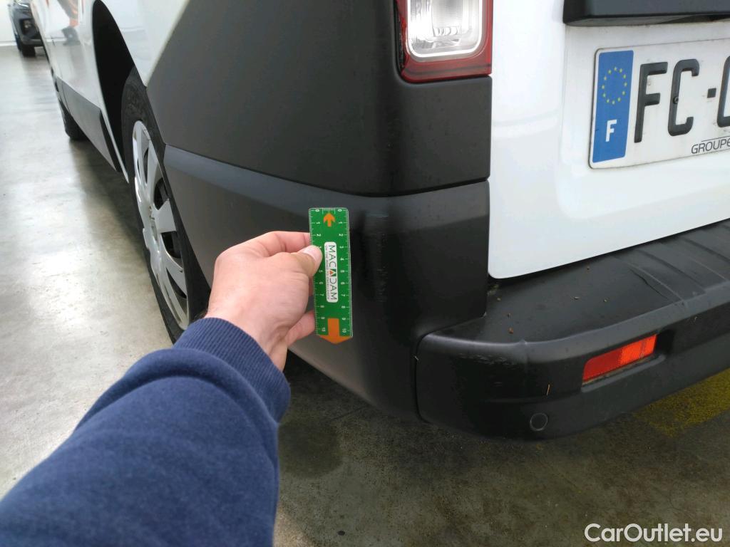  Renault  Trafic RENAULT  / 2014 / 4P / Fourgon tôlé &FG GCF L1H1 1200 dCi 95 E6 #28