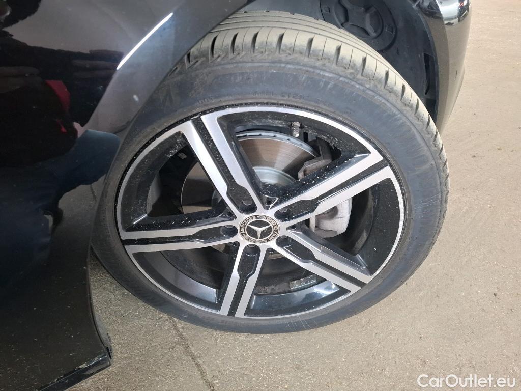  Mercedes  CLA-Klasse MERCEDES-BENZ CLA Coupe / 2019 / 4P / Coupé CLA 200 Progressive Line BA7 #4