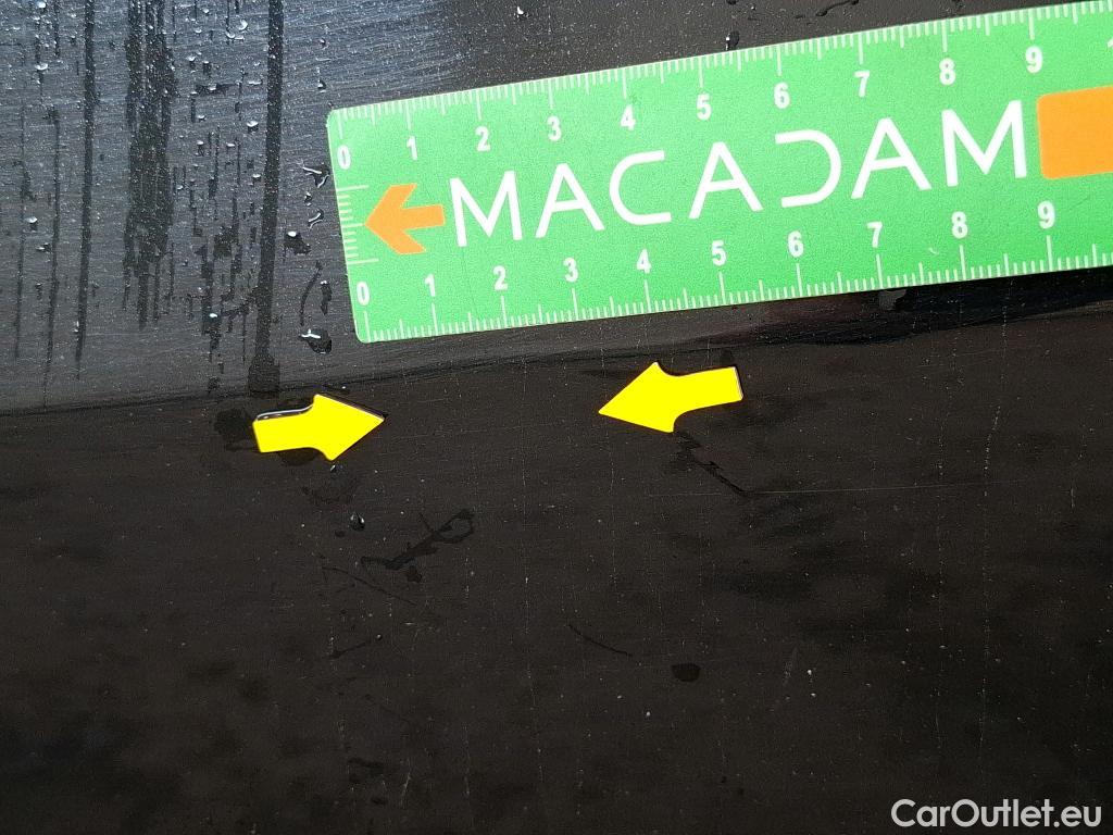  Mercedes  A-Klasse MERCEDES-BENZ Classe A Berline / 2018 / 4P / Berline A 200 d AMG Line 8G-DCT #28