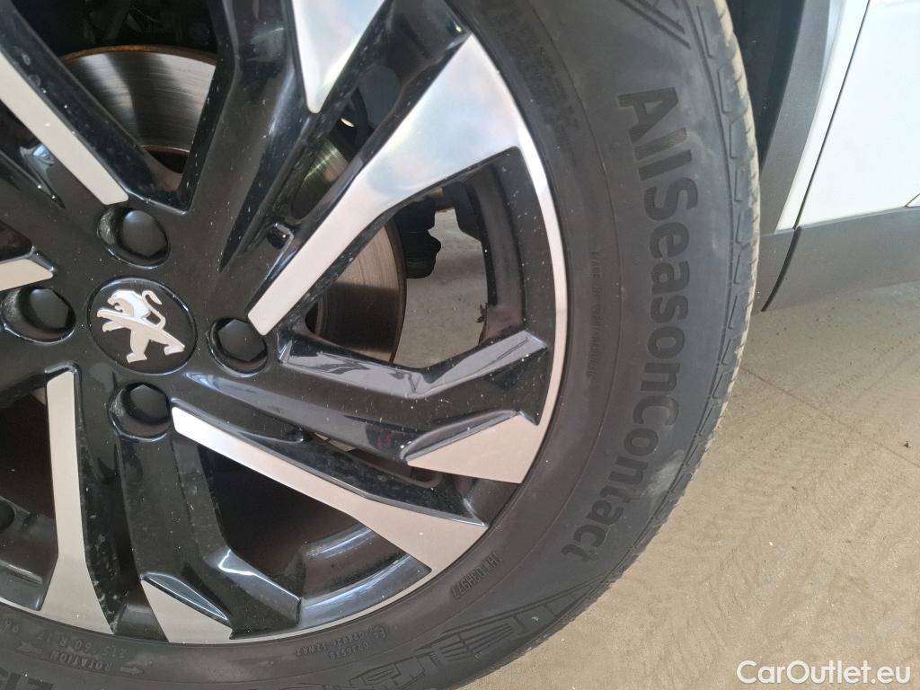  Peugeot  2008 PEUGEOT  / 2019 / 5P / Crossover 1.2 PT 130 GT Line (Ex 028N) #24