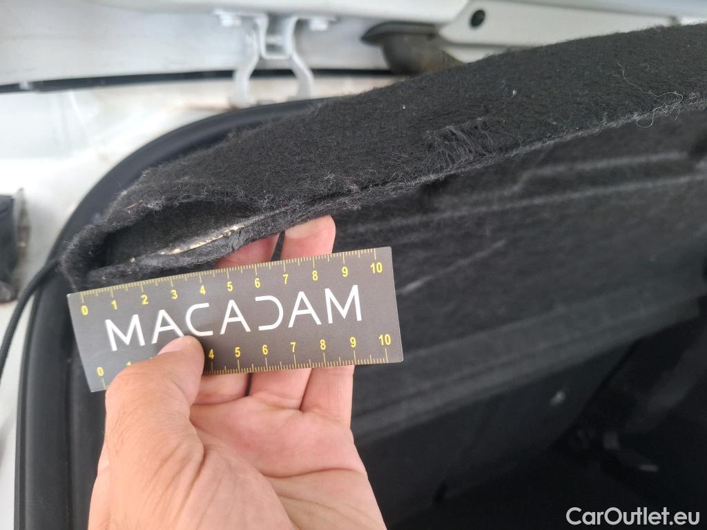  Peugeot  2008 PEUGEOT  / 2019 / 5P / Crossover 1.2 PT 130 GT Line (Ex 028N) #18