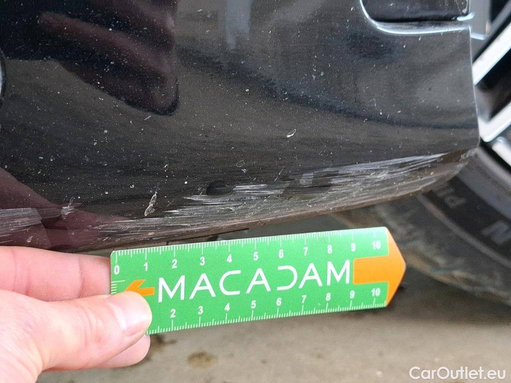  Mercedes  A-Klasse MERCEDES-BENZ Classe A Berline / 2018 / 4P / Berline A 200 d AMG Line 8G-DCT #3