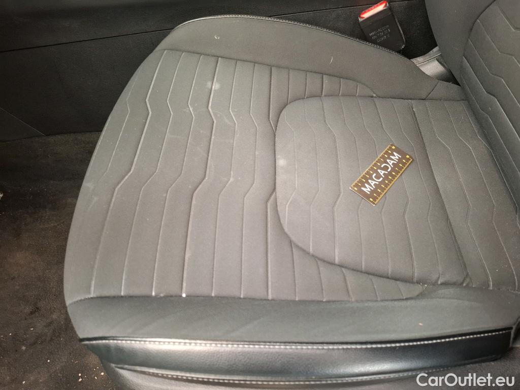  KIA  Sportage KIA  / 2021 / 5P / SUV 1.6 T-GDI 150 MHEV DCT7 DESIGN #20