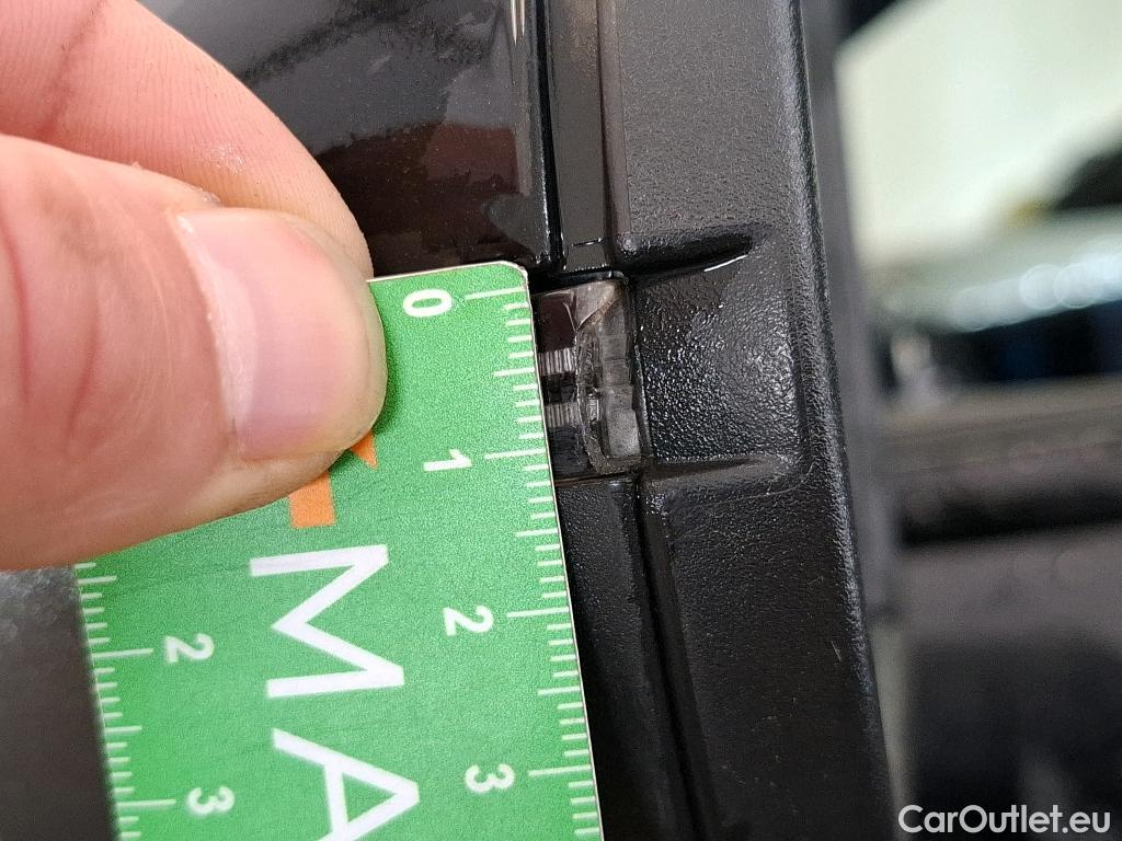  Mercedes  A-Klasse MERCEDES-BENZ Classe A Berline / 2018 / 4P / Berline A 200 d AMG Line 8G-DCT #24