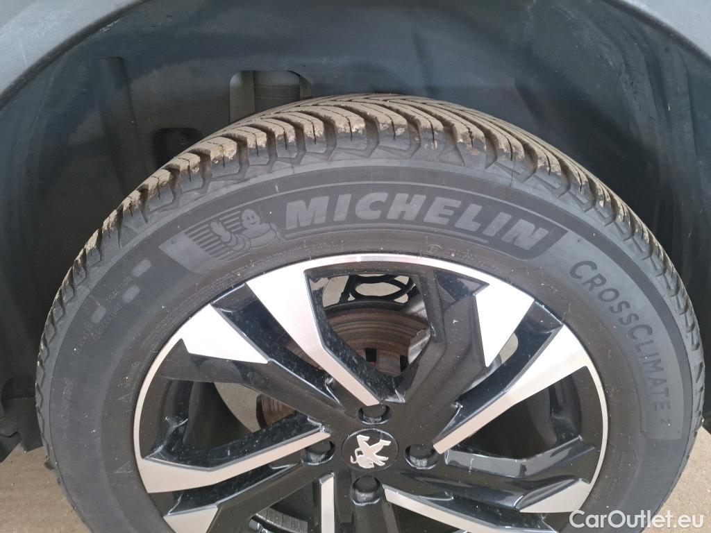  Peugeot  2008 PEUGEOT  / 2019 / 5P / Crossover 1.2 PT 130 GT Line (Ex 028N) #12