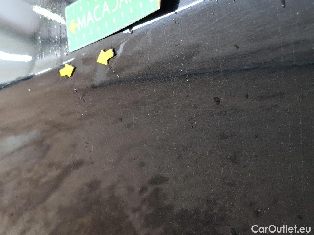  Mercedes  A-Klasse MERCEDES-BENZ Classe A Berline / 2018 / 4P / Berline A 200 d AMG Line 8G-DCT #26