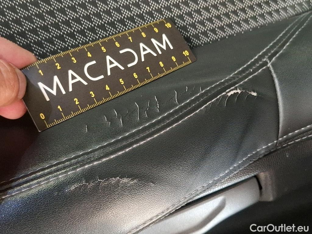  Peugeot  2008 PEUGEOT  / 2019 / 5P / Crossover 1.2 PT 130 GT Line (Ex 028N) #5