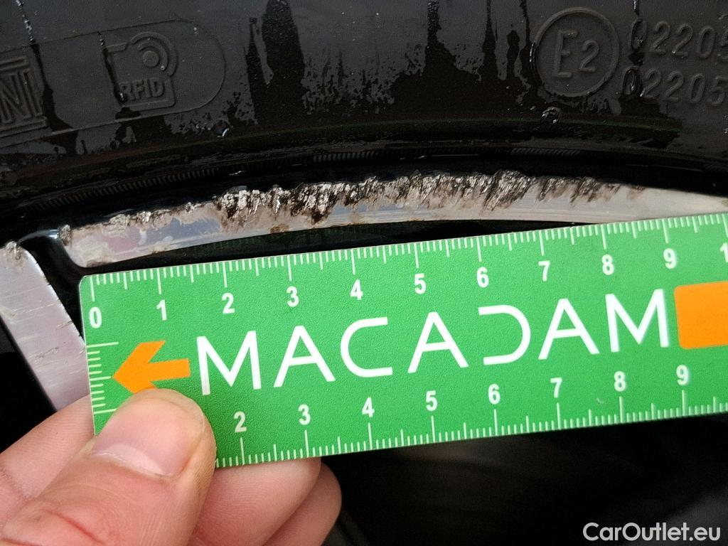  Mercedes  A-Klasse MERCEDES-BENZ Classe A Berline / 2018 / 4P / Berline A 200 d AMG Line 8G-DCT #11