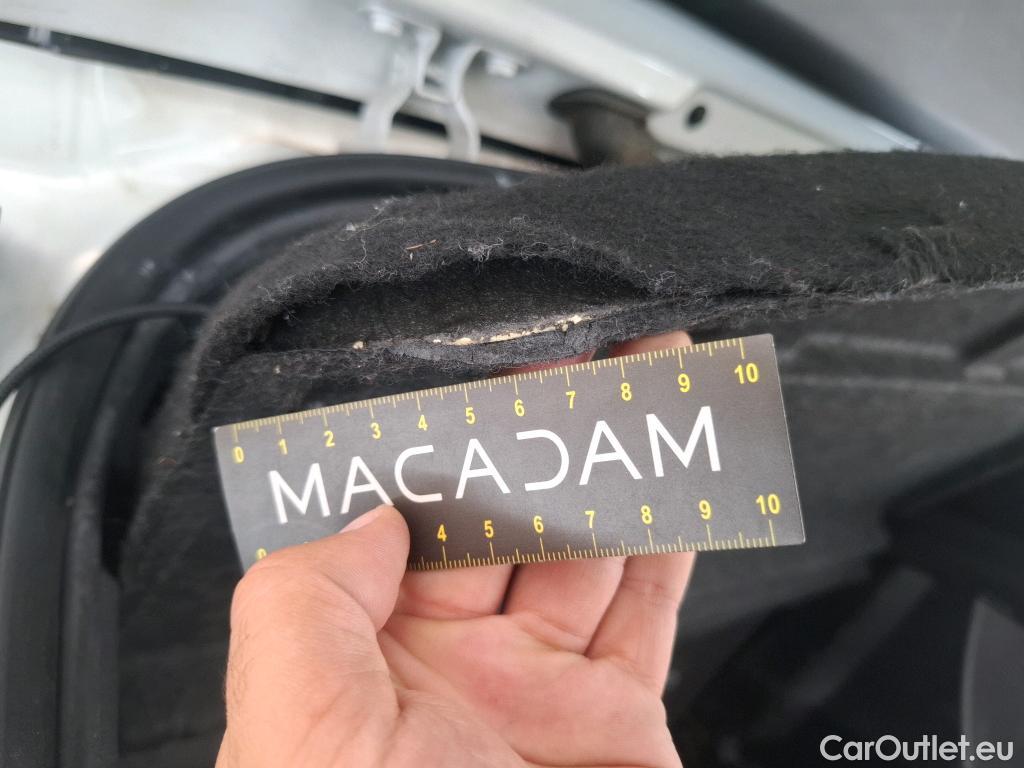  Peugeot  2008 PEUGEOT  / 2019 / 5P / Crossover 1.2 PT 130 GT Line (Ex 028N) #17