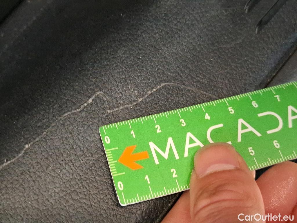  Mercedes  A-Klasse MERCEDES-BENZ Classe A Berline / 2018 / 4P / Berline A 200 d AMG Line 8G-DCT #20