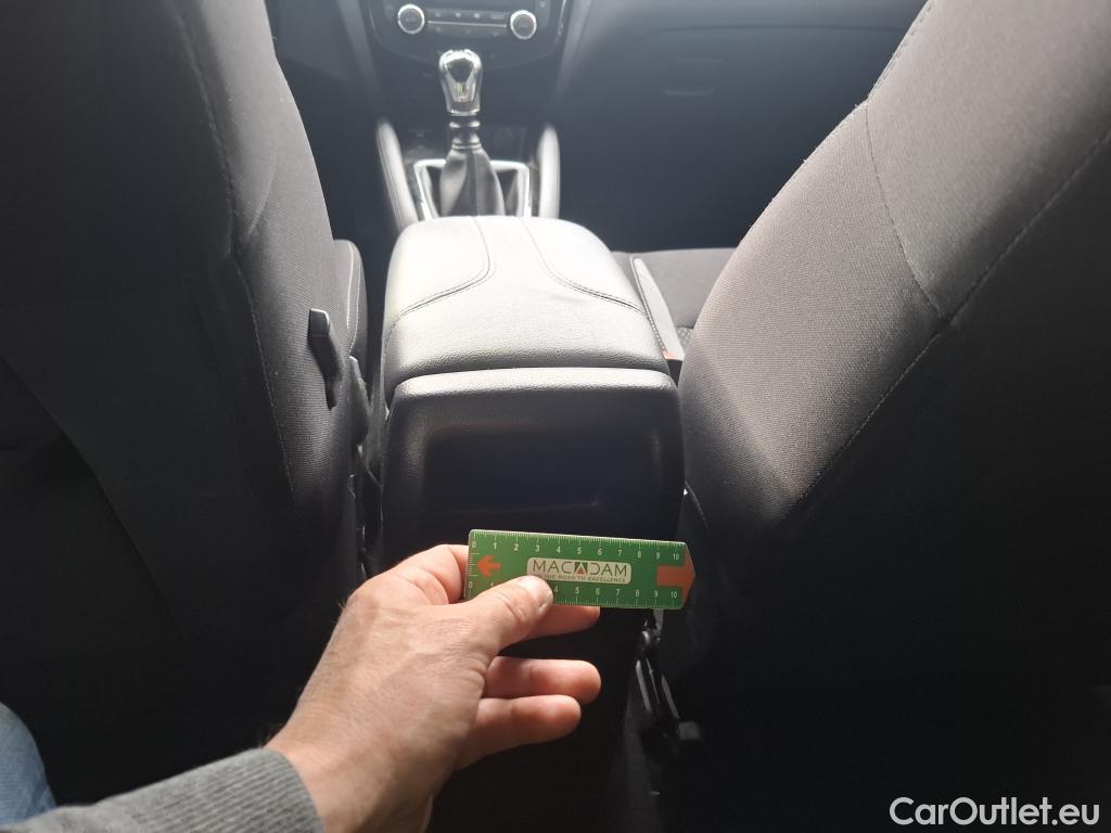  Nissan  Qashqai NISSAN  / 2017 / 5P / Crossover 1.5 DCI 115 Business Edition #29